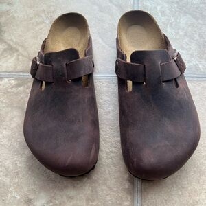 Birkenstock Women’s Dark Brown/Habana Leather clogs